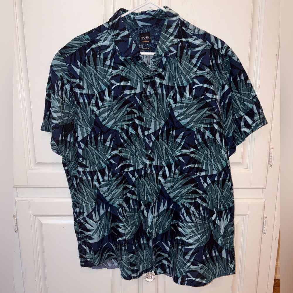BOSS Hugo Boss Men’s Short-Sleeve Navy & Teal Tropical Print Linen Shirt